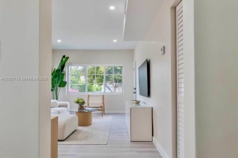 Apartment in Miami, Florida 1 bedroom, 68.38 sq.m. № 2067688 - photo 6