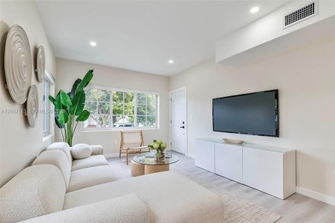 Apartment in Miami, Florida 1 bedroom, 68.38 sq.m. № 2067688 - photo 4