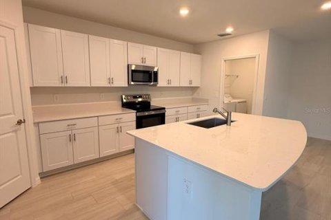 House in ANGELINE in Land O' Lakes, Florida 5 bedrooms, 205.78 sq.m. № 2379463 - photo 20