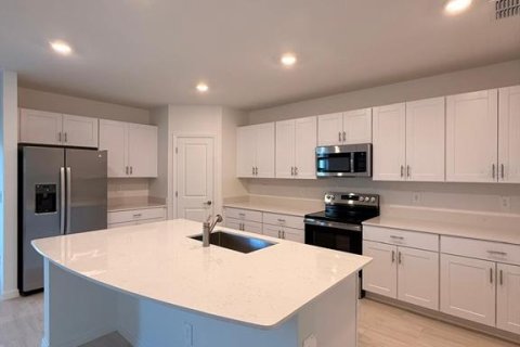 House in ANGELINE in Land O' Lakes, Florida 5 bedrooms, 205.78 sq.m. № 2379463 - photo 30