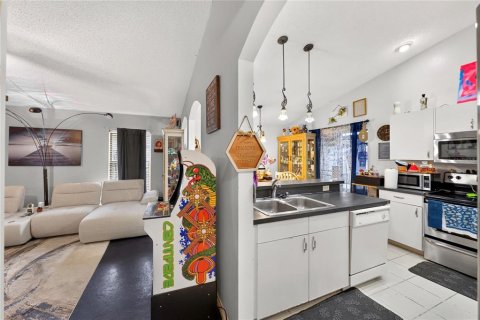 Villa ou maison à vendre à Orlando, Floride: 3 chambres, 124.4 m2 № 2437248 - photo 9