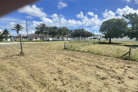 Terrain à Miami, Floride № 2031577