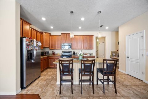 Casa en venta en Brandon, Florida, 5 dormitorios, 243.4 m2 № 1786071 - foto 7