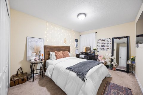 Casa en venta en Brandon, Florida, 5 dormitorios, 243.4 m2 № 1786071 - foto 20