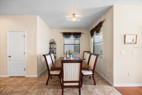 Casa en venta en Brandon, Florida, 5 dormitorios, 243.4 m2 № 1786071 - foto 8