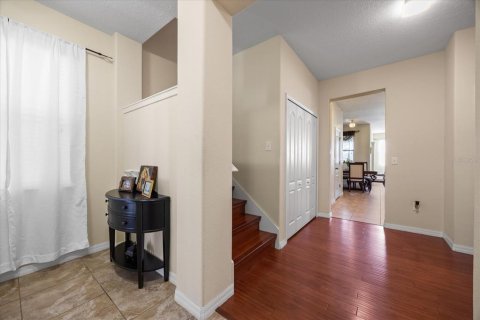 Casa en venta en Brandon, Florida, 5 dormitorios, 243.4 m2 № 1786071 - foto 3