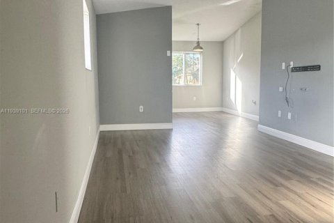 Condominio en venta en Homestead, Florida, 3 dormitorios, 109.25 m2 № 2000413 - foto 9