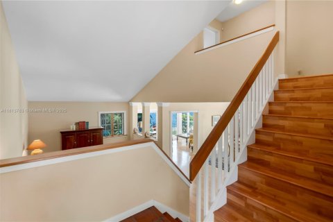 House in Cooper City, Florida 4 bedrooms, 213.12 sq.m. № 1797654 - photo 23