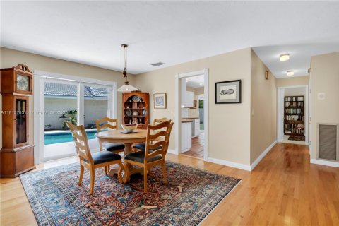 House in Cooper City, Florida 4 bedrooms, 213.12 sq.m. № 1797654 - photo 25