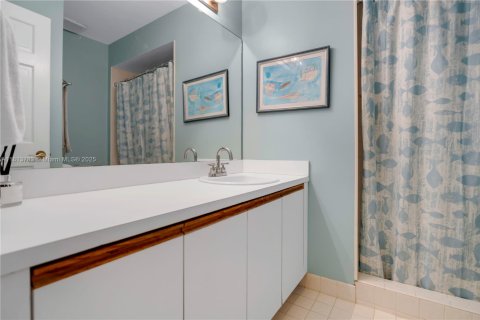 House in Cooper City, Florida 4 bedrooms, 213.12 sq.m. № 1797654 - photo 18