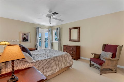 House in Cooper City, Florida 4 bedrooms, 213.12 sq.m. № 1797654 - photo 19