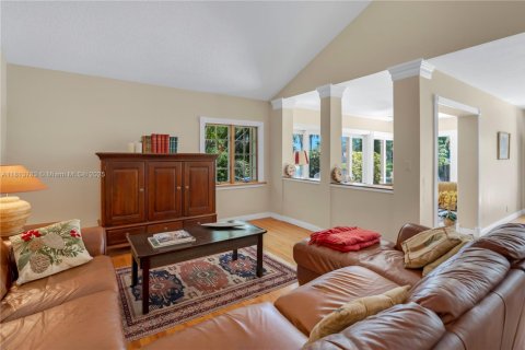 House in Cooper City, Florida 4 bedrooms, 213.12 sq.m. № 1797654 - photo 13