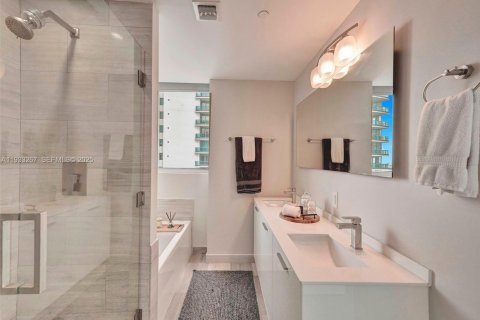 Снять в аренду кондоминиум в Майами, Флорида 2 спальни, 92.62м2, № 1991177 - фото 14