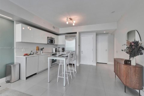 Снять в аренду кондоминиум в Майами, Флорида 2 спальни, 92.62м2, № 1991177 - фото 7