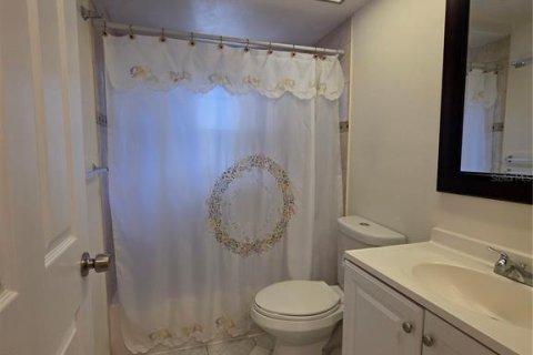 House in New Port Richey, Florida 2 bedrooms, 107.4 sq.m. № 2100723 - photo 21