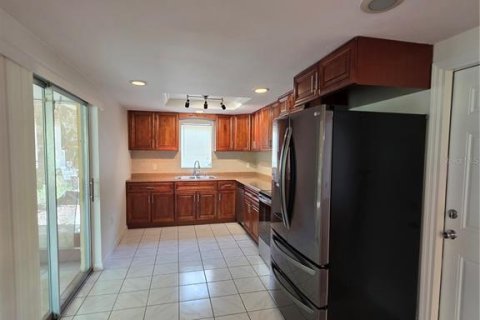 House in New Port Richey, Florida 2 bedrooms, 107.4 sq.m. № 2100723 - photo 9