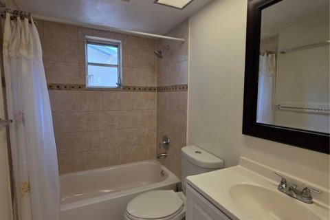 House in New Port Richey, Florida 2 bedrooms, 107.4 sq.m. № 2100723 - photo 22