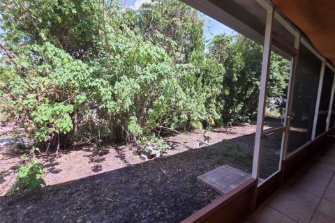 House in New Port Richey, Florida 2 bedrooms, 107.4 sq.m. № 2100723 - photo 30