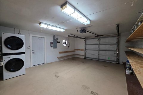 House in New Port Richey, Florida 2 bedrooms, 107.4 sq.m. № 2100723 - photo 15