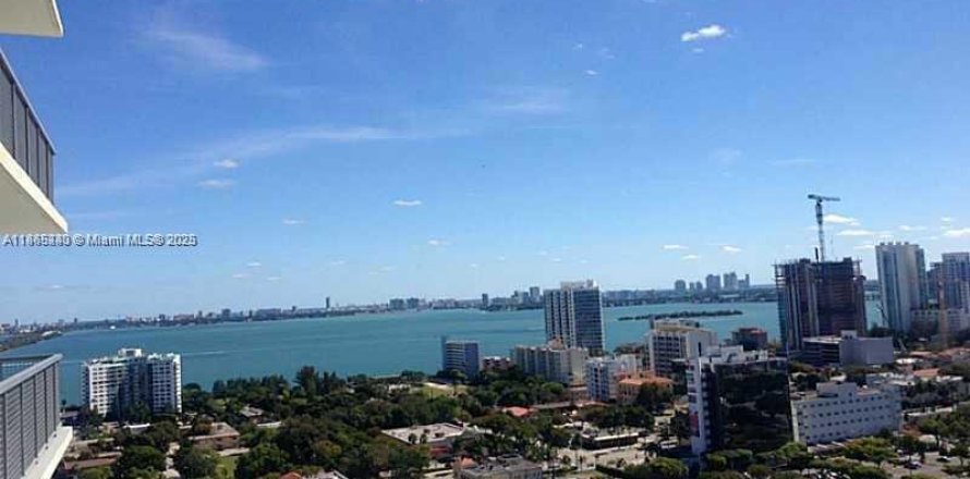 Condominio en Miami, Florida, 1 dormitorio № 1895311