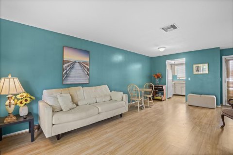 Купить кондоминиум в Уэст-Палм-Бич, Флорида 3 комнаты, 61.5м2, № 2083495 - фото 6