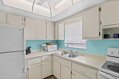 Купить кондоминиум в Уэст-Палм-Бич, Флорида 3 комнаты, 61.5м2, № 2083495 - фото 10