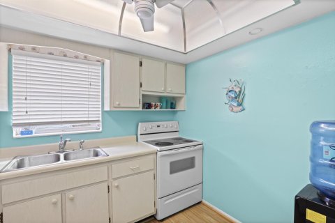 Купить кондоминиум в Уэст-Палм-Бич, Флорида 3 комнаты, 61.5м2, № 2083495 - фото 8
