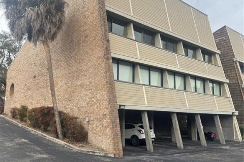Commercial property in Gainesville, Florida 155.24 sq.m. № 2100831