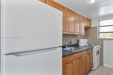 Appartement à louer à Hollywood, Floride: 1 chambre, 64.1 m2 № 2031782 - photo 13