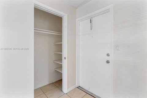 Appartement à louer à Hollywood, Floride: 1 chambre, 64.1 m2 № 2031782 - photo 14