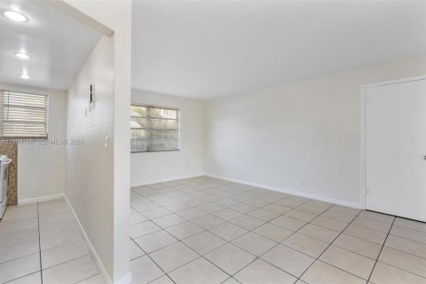 Appartement à louer à Hollywood, Floride: 1 chambre, 64.1 m2 № 2031782 - photo 12