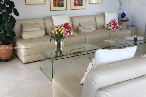 Снять в аренду кондоминиум в Ки-Бискейн, Флорида 2 спальни, 165.55м2, № 1995797 - фото 4