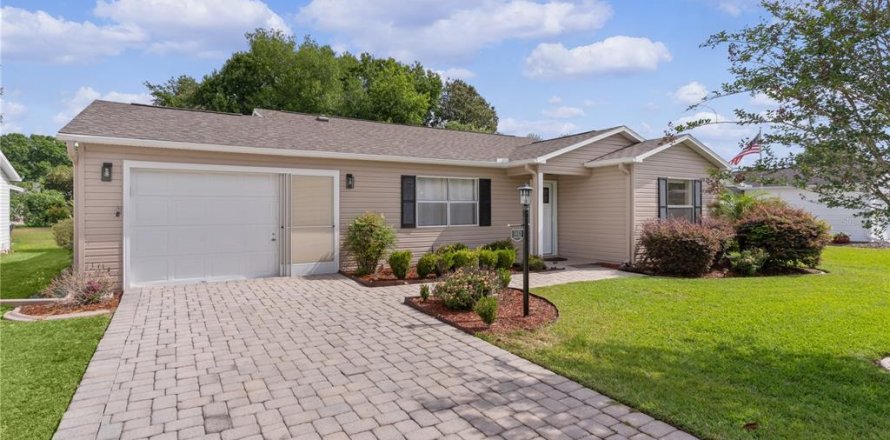 Villa ou maison à The Villages, Floride 3 chambres, 128.95 m2 № 2221932