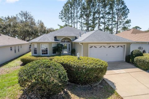 House in Ocala, Florida 2 bedrooms, 189.06 sq.m. № 2103559