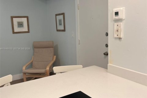 Снять в аренду кондоминиум в Майами-Бич, Флорида 1 спальня, 41.81м2, № 2004747 - фото 11