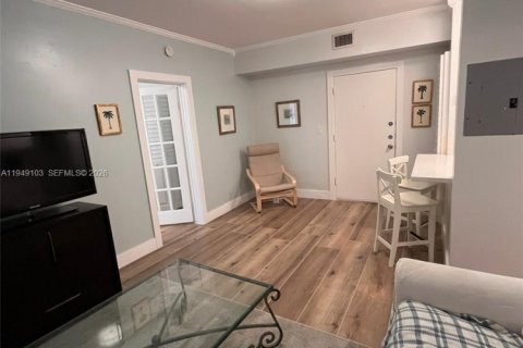 Снять в аренду кондоминиум в Майами-Бич, Флорида 1 спальня, 41.81м2, № 2004747 - фото 2