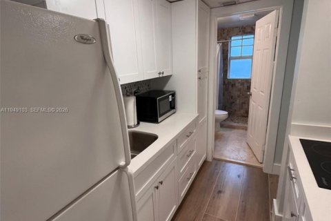 Снять в аренду кондоминиум в Майами-Бич, Флорида 1 спальня, 41.81м2, № 2004747 - фото 8