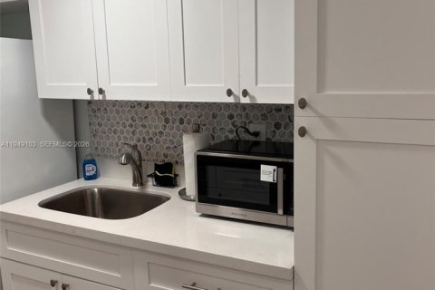 Снять в аренду кондоминиум в Майами-Бич, Флорида 1 спальня, 41.81м2, № 2004747 - фото 9