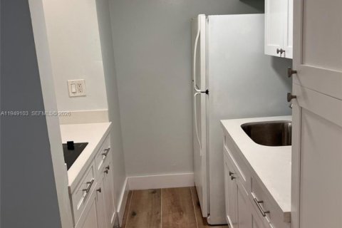 Снять в аренду кондоминиум в Майами-Бич, Флорида 1 спальня, 41.81м2, № 2004747 - фото 7