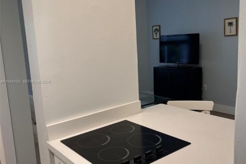 Снять в аренду кондоминиум в Майами-Бич, Флорида 1 спальня, 41.81м2, № 2004747 - фото 10