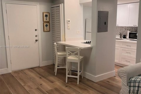 Снять в аренду кондоминиум в Майами-Бич, Флорида 1 спальня, 41.81м2, № 2004747 - фото 5