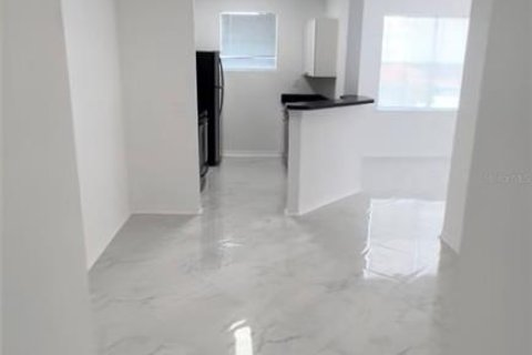 Copropriété à louer à Tampa, Floride: 1 chambre, 76.64 m2 № 2155777 - photo 2