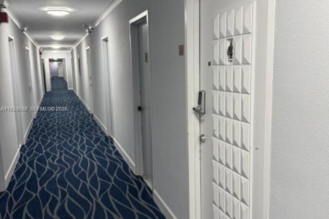 Copropriété à vendre à North Bay Village, Floride: 53.6 m2 № 1997568 - photo 2