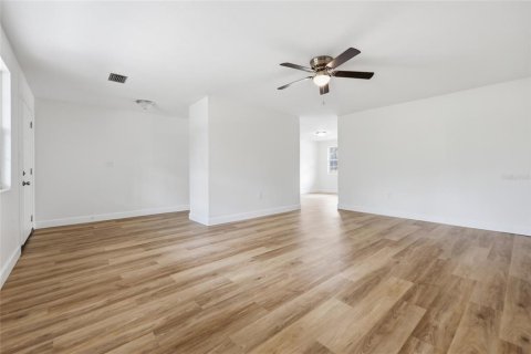 Casa en venta en Lake City, Florida, 3 dormitorios, 165.27 m2 № 2143594 - foto 4