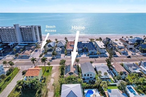 Casa en Redington Beach, Florida 3 dormitorios, 182.92 m2 № 2097620