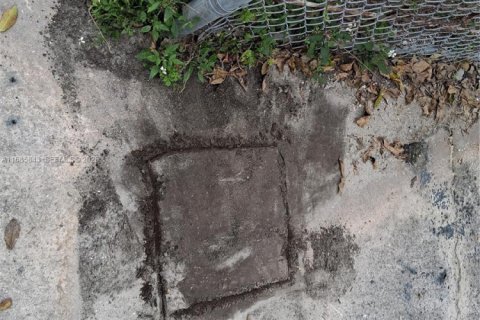 Commercial property in Miami, Florida № 2039962 - photo 15