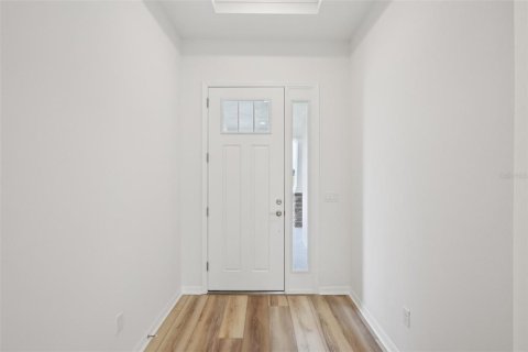 House in New Port Richey, Florida 5 bedrooms, 260.31 sq.m. № 1780756 - photo 5
