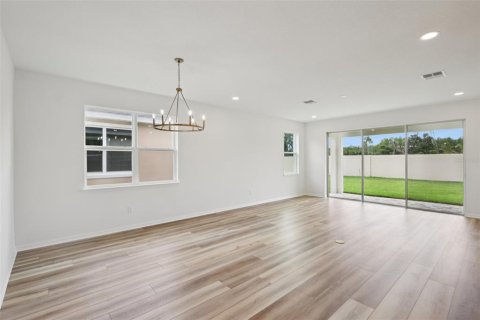 House in New Port Richey, Florida 5 bedrooms, 260.31 sq.m. № 1780756 - photo 10