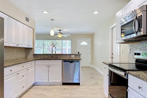 Купить виллу или дом в Сарасота, Флорида 5 комнат, 82.5м2, № 2299736 - фото 21