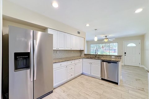 Купить виллу или дом в Сарасота, Флорида 5 комнат, 82.5м2, № 2299736 - фото 23